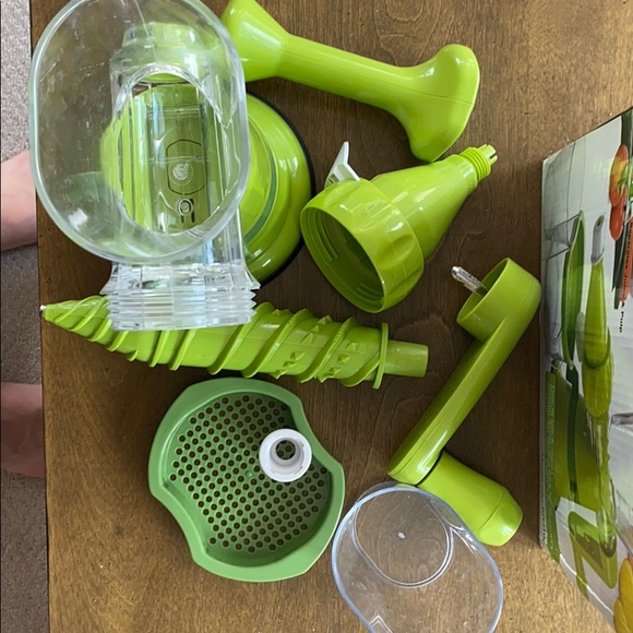 Store closing! Chef Star Manual Juicer - Picture 4 of 7